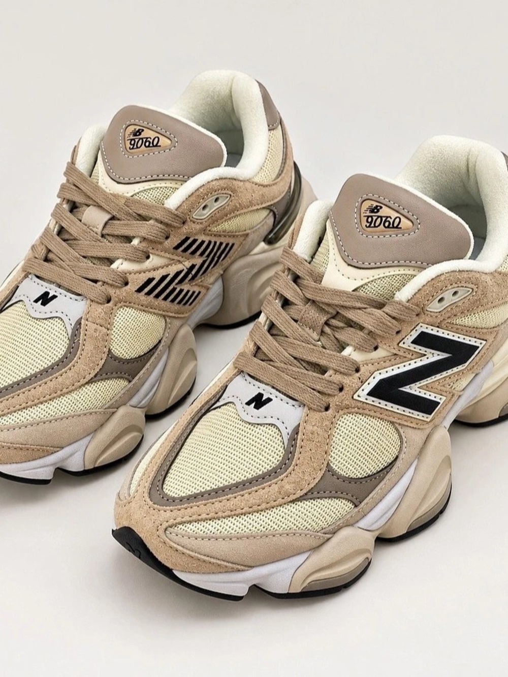 Tenis de mujer  "Sea Salt Raincloud" Women's Sneakers in Beige & Gray